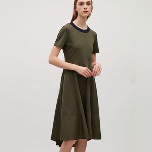 COS Panelled Jersey MIDI Army Green Dress Size Medium